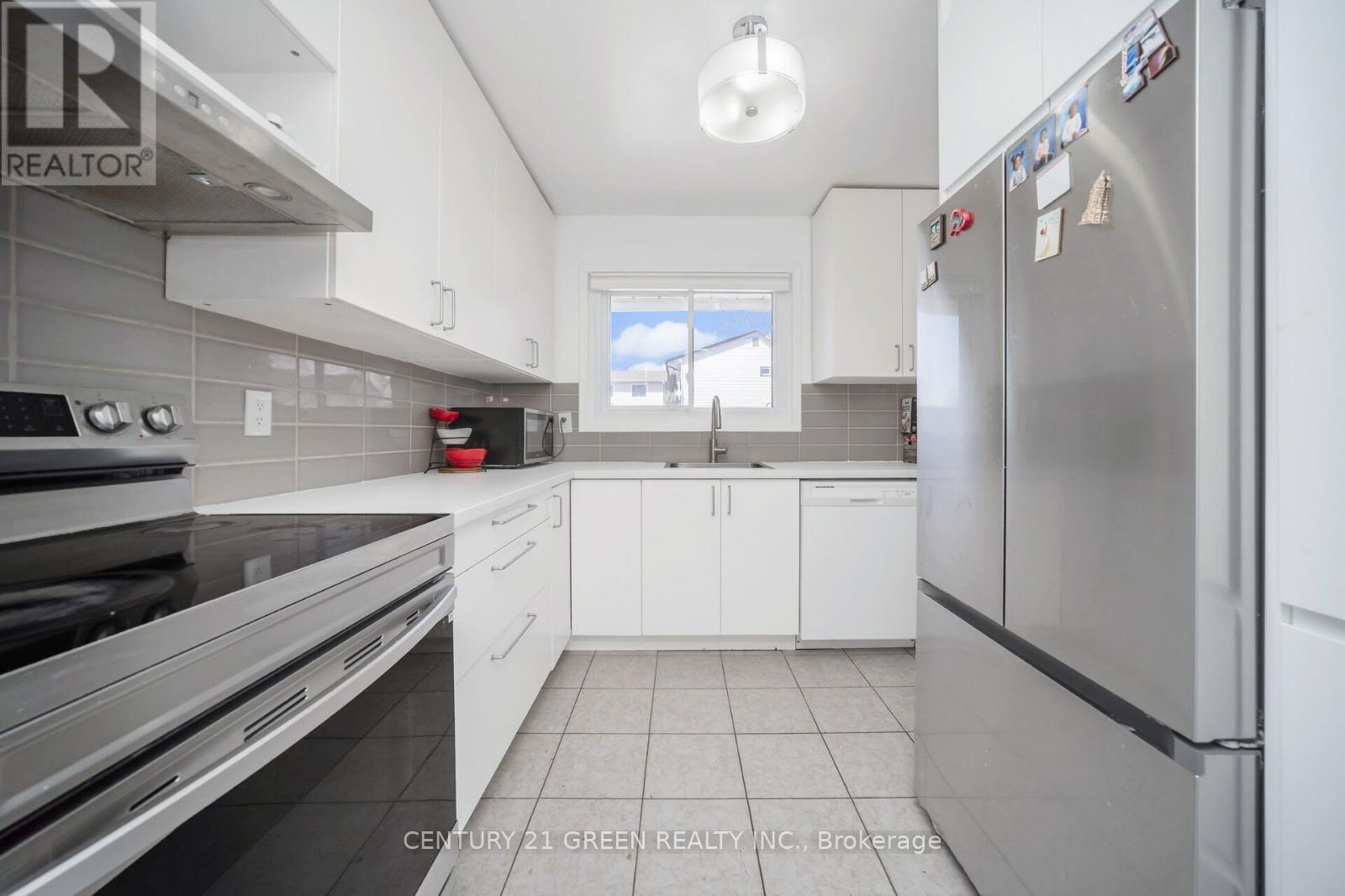 24 Jackman Drive, Brampton, Ontario  L6S 2L7 - Photo 8 - W13826634