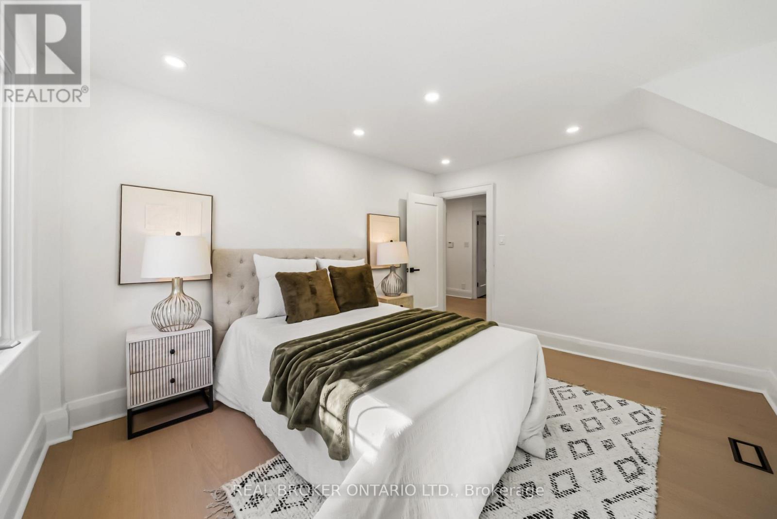69 Chaplin Crescent, Toronto, Ontario  M5P 1A2 - Photo 31 - C13752432
