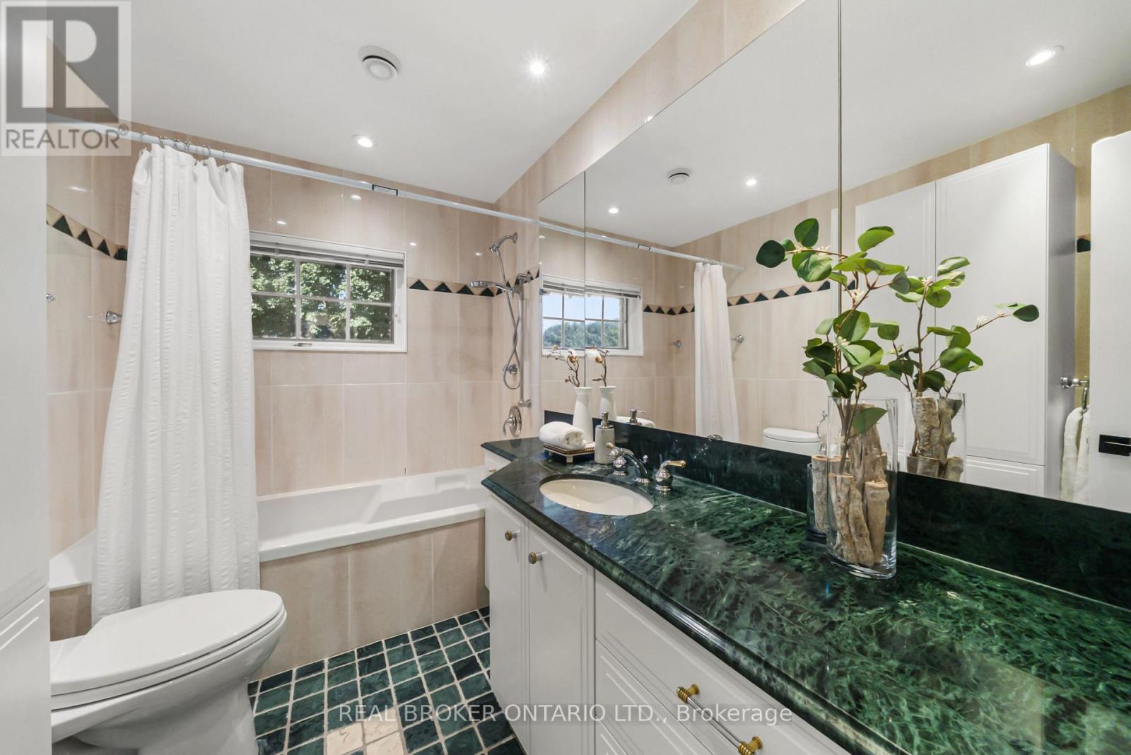 69 Chaplin Crescent, Toronto, Ontario  M5P 1A2 - Photo 33 - C13752432