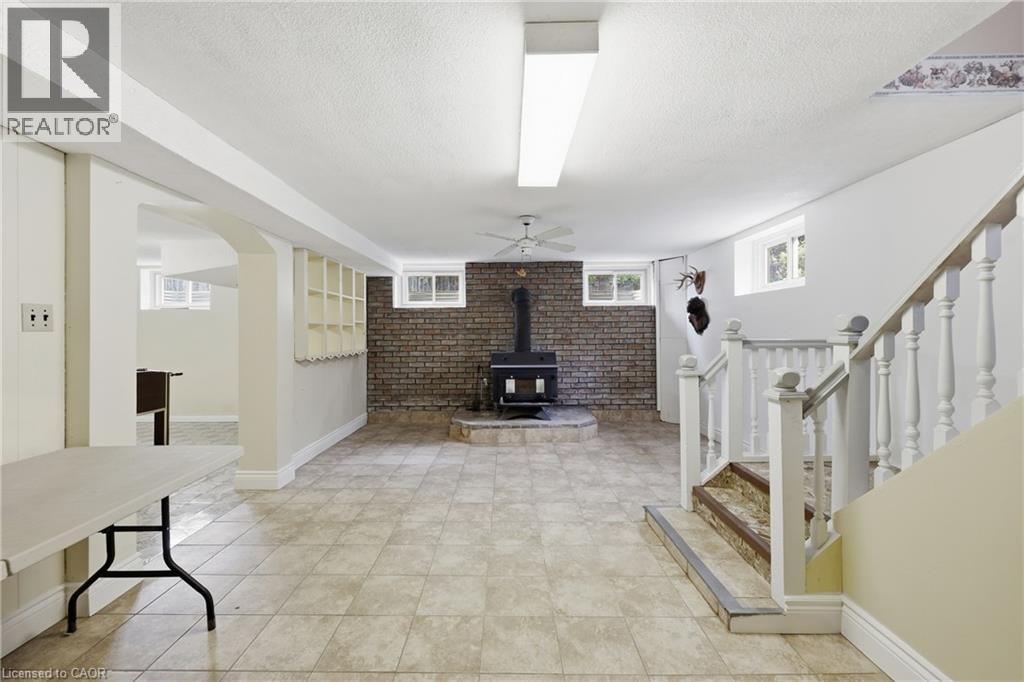 4 Kew Court, Dundas, Ontario  L9H 5E1 - Photo 16 - 40863962
