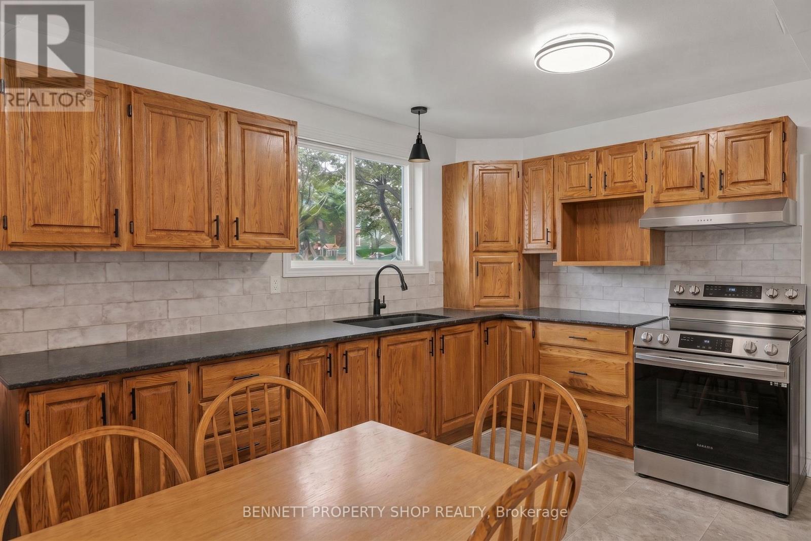 1312 Avenue R Avenue, Ottawa, Ontario K1G 0B9 - Photo 11 - X13826674