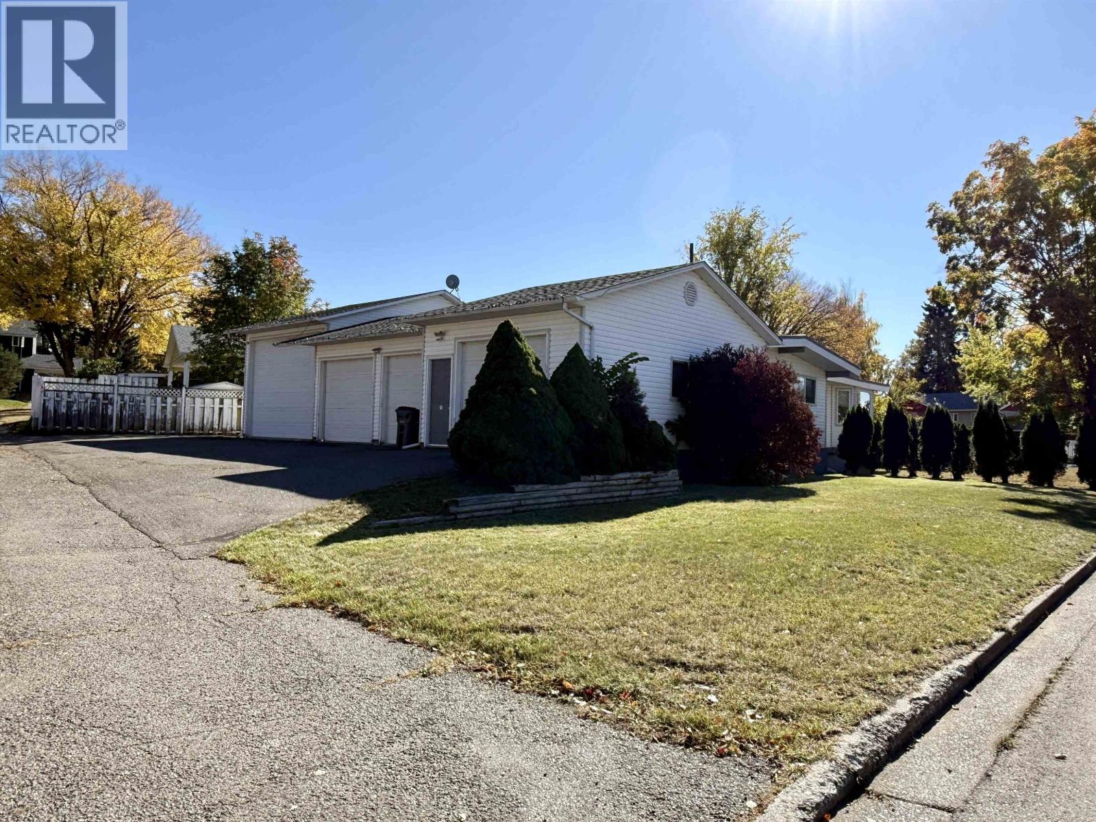1746 IRWIN STREET, Prince George, British Columbia