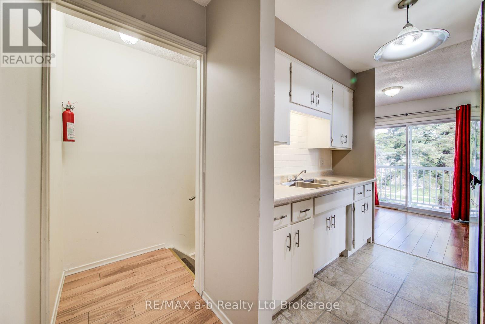 321 Bluevale Street N, Waterloo, Ontario  N2J 4H6 - Photo 10 - X13826726