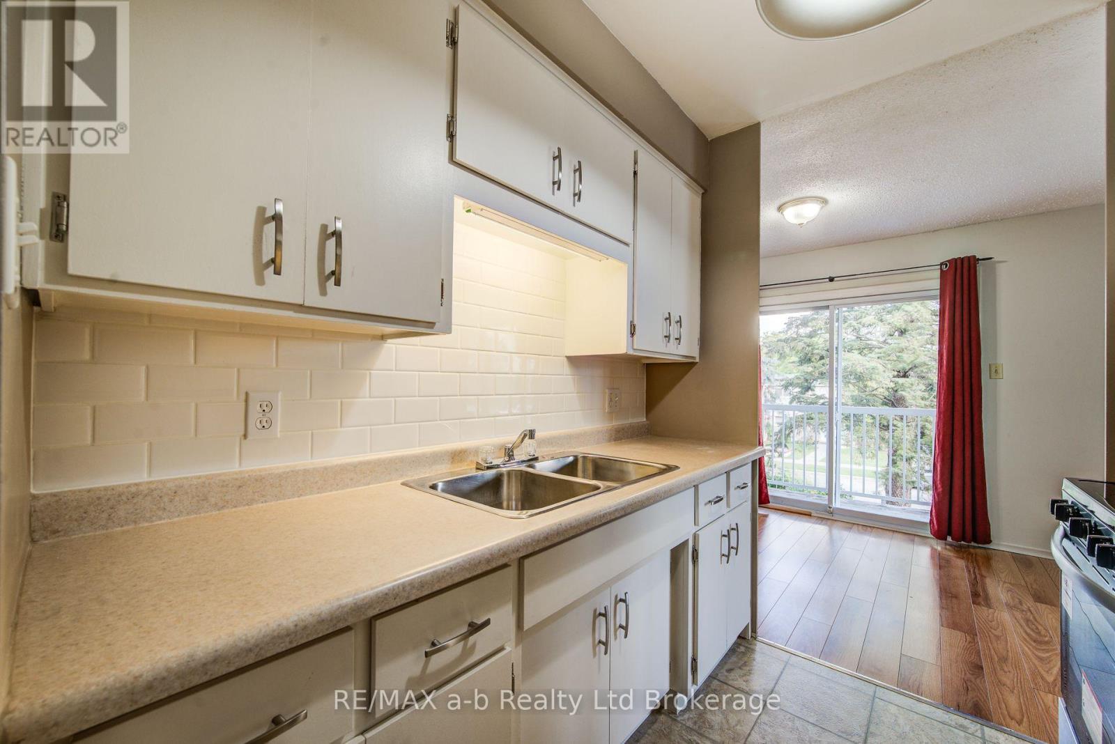 321 Bluevale Street N, Waterloo, Ontario  N2J 4H6 - Photo 13 - X13826726