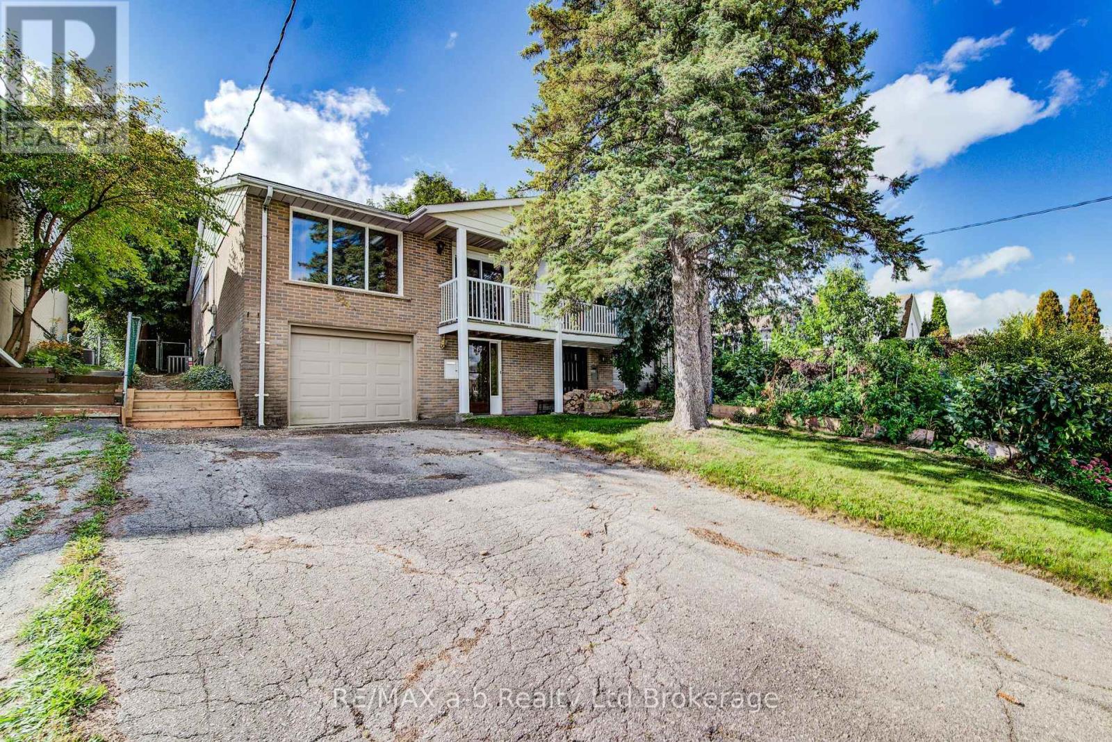 321 Bluevale Street N, Waterloo, Ontario  N2J 4H6 - Photo 2 - X13826726