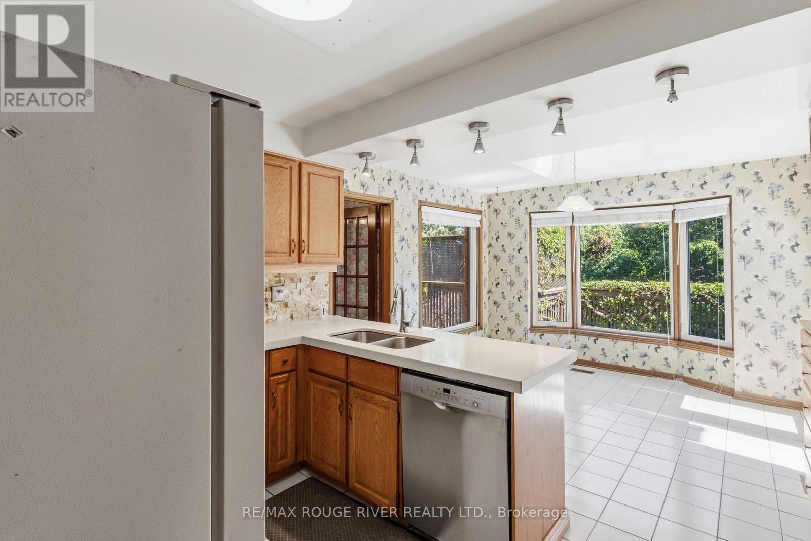 35 Kingswood Drive, Clarington, Ontario  L1E 1G4 - Photo 10 - E13826722