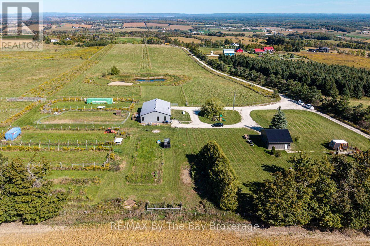 2574 Fairgrounds Road South Road S, Clearview, Ontario  L0M 1G0 - Photo 2 - S13826690