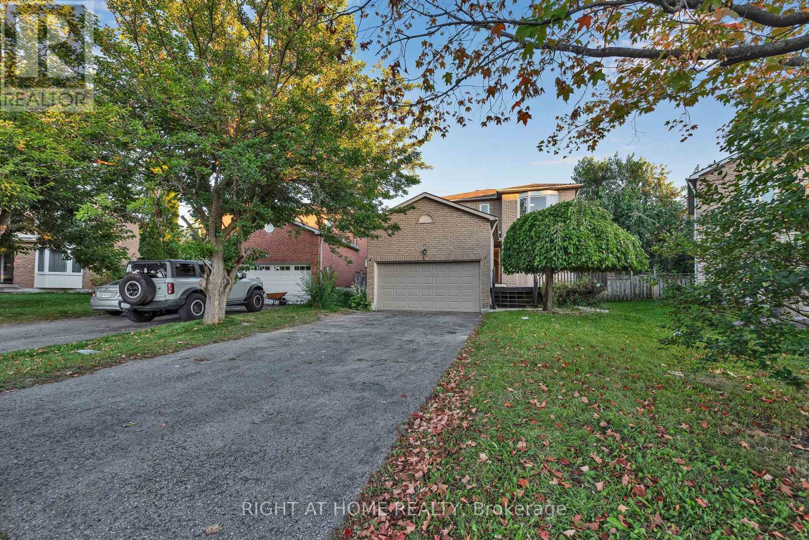 45 BLAIR CRESCENT, Barrie, Ontario