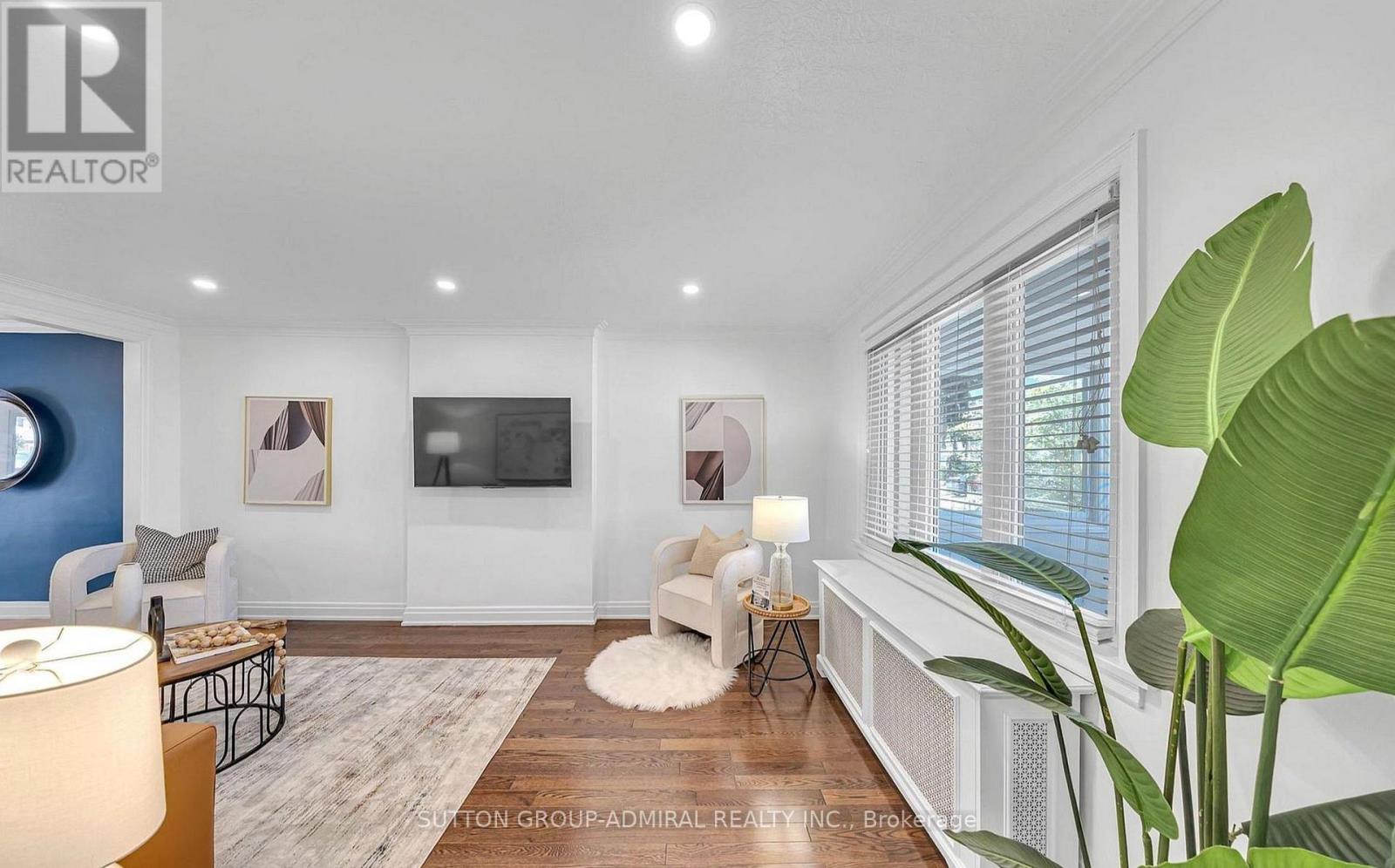 451 Whitmore Avenue, Toronto, Ontario  M6E 2N6 - Photo 4 - W13826672