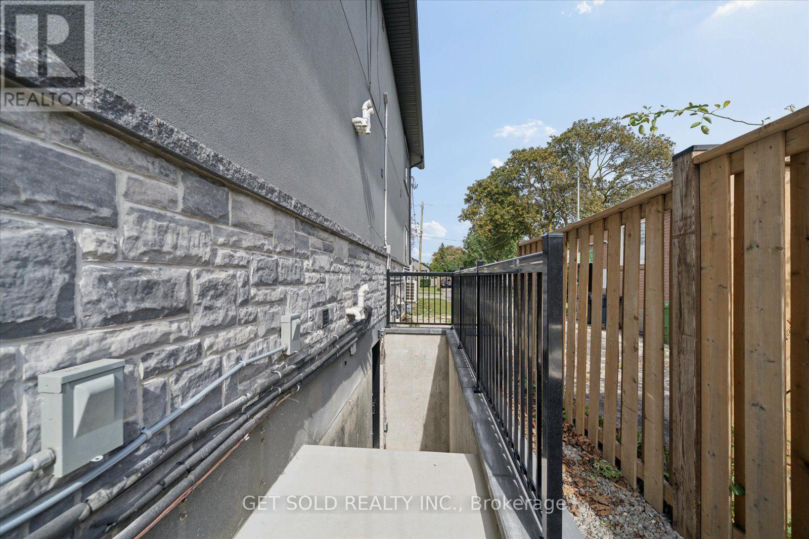 15 Burrard Road, Toronto, Ontario  M9W 3T1 - Photo 40 - W13826704