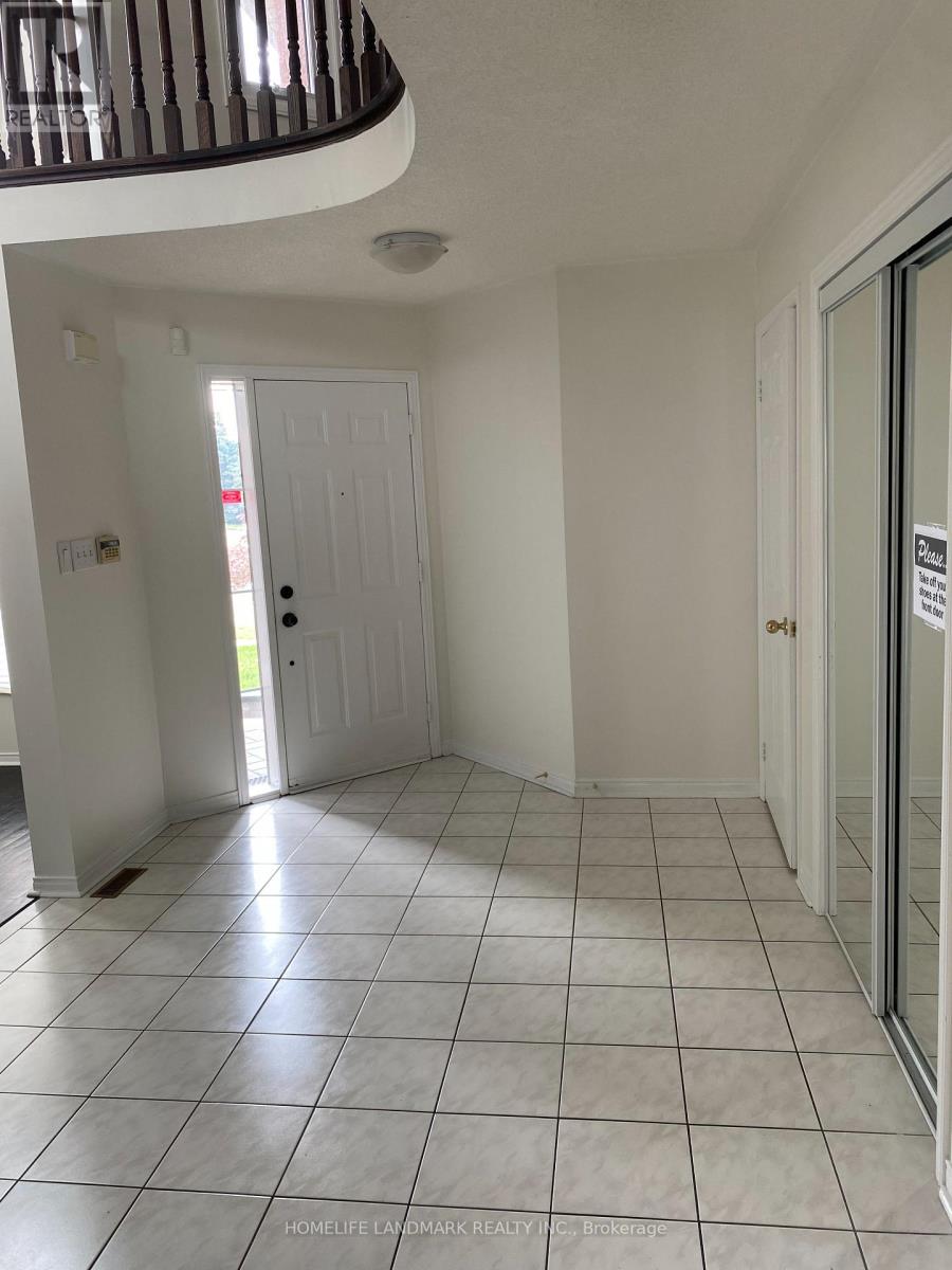 213 Barondale Drive, Mississauga, Ontario  L4Z 3N7 - Photo 4 - W13826708