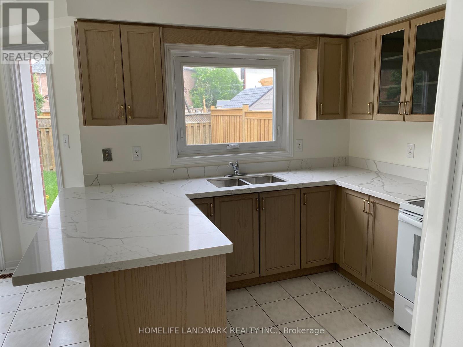 213 Barondale Drive, Mississauga, Ontario  L4Z 3N7 - Photo 6 - W13826708