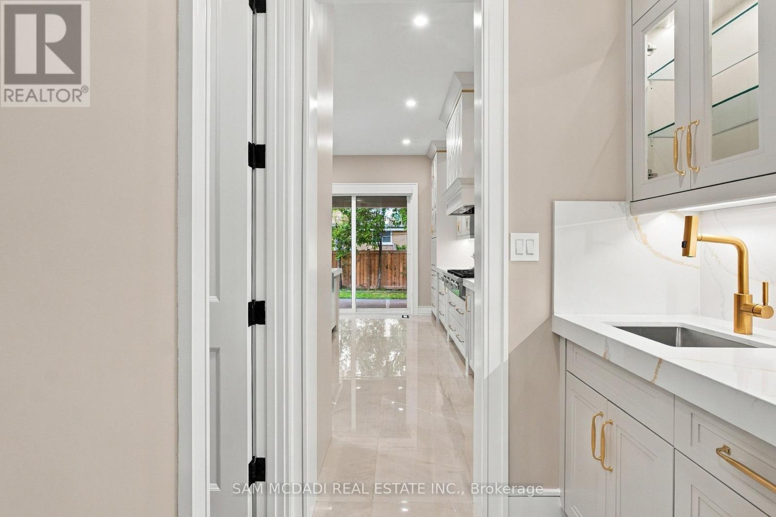 507 Wildwood Drive, Oakville, Ontario  L6K 1V1 - Photo 7 - W13826724