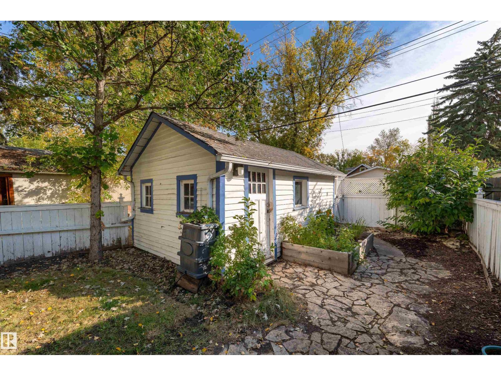 11225 127 ST NW