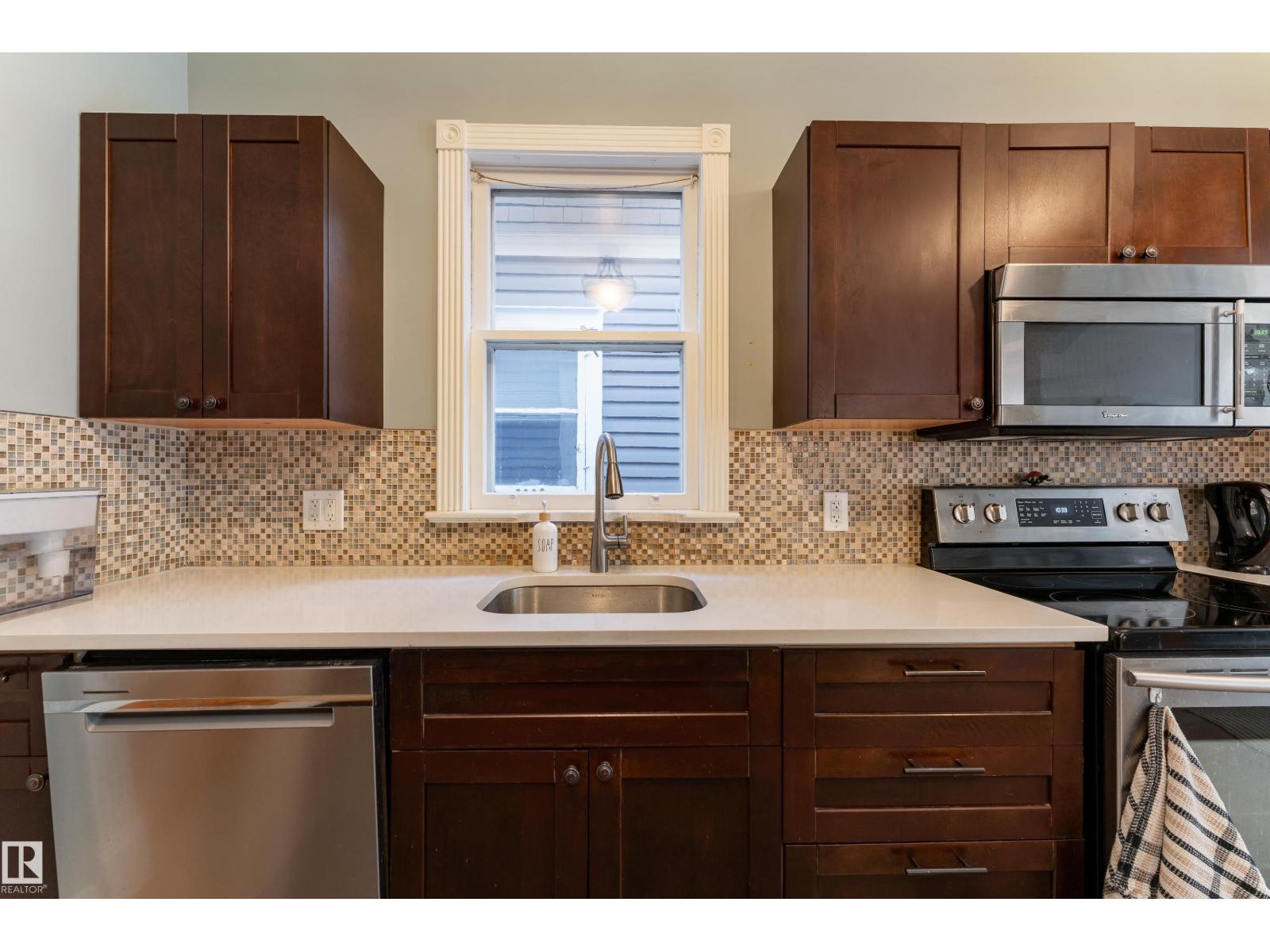11225 127 ST NW