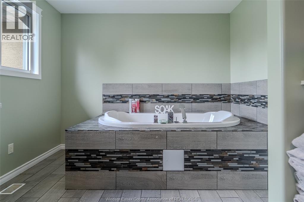 9880 Asgard Road, Windsor, Ontario  N8R 1E2 - Photo 25 - 26023463