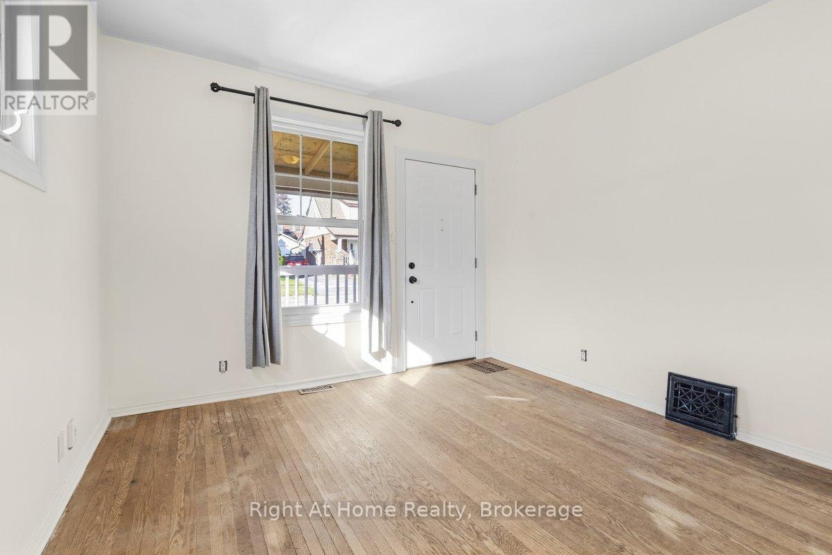 349 Kingsdale Avenue, Oshawa (O'neill), Ontario  L1G 5H4 - Photo 6 - E13826760
