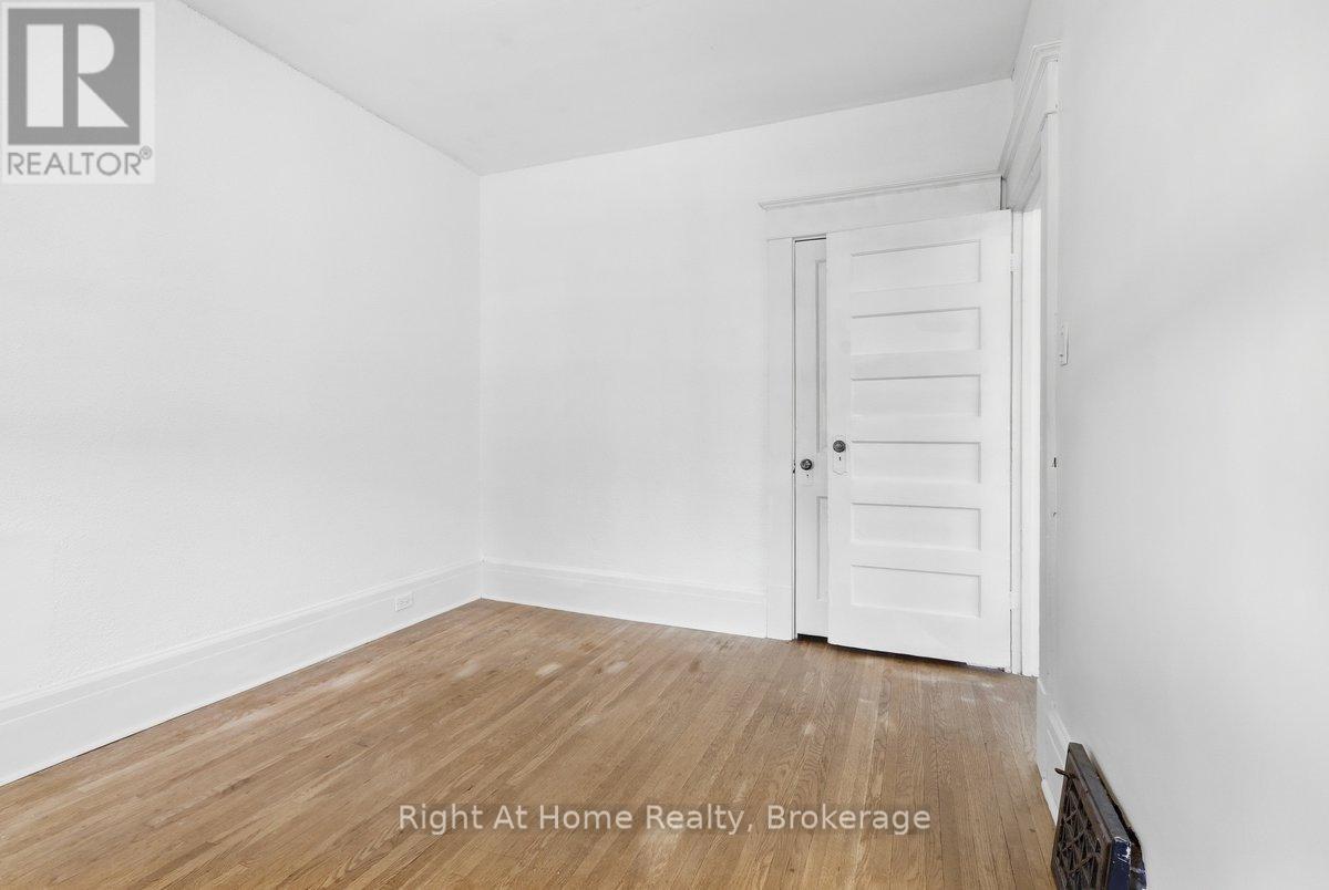 349 Kingsdale Avenue, Oshawa (O'neill), Ontario  L1G 5H4 - Photo 8 - E13826760