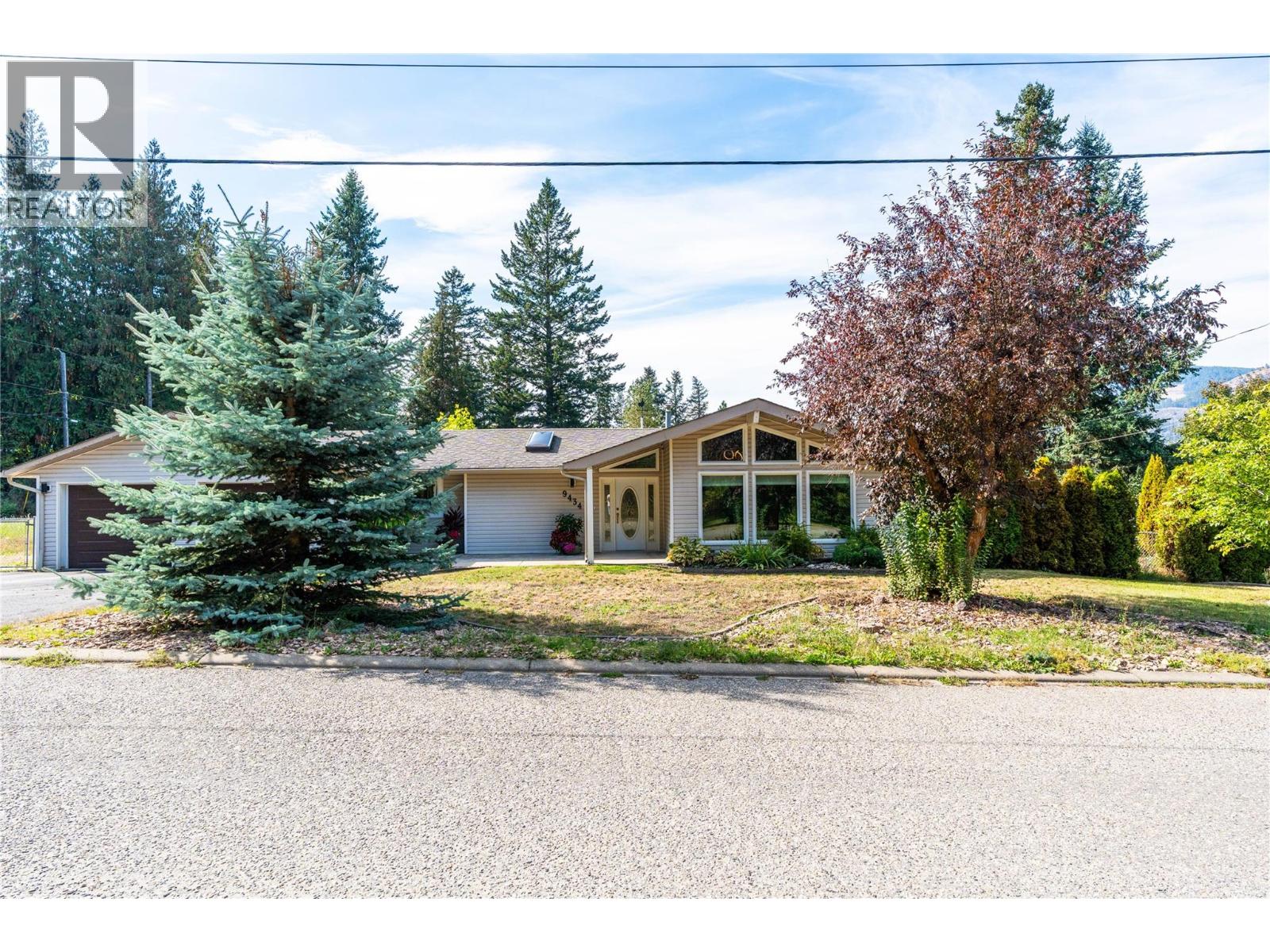 9434 Angus Drive, Coldstream, British Columbia  V1B 3G1 - Photo 2 - 10401420