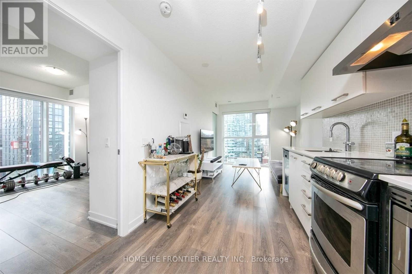 1103 - 87 Peter Street, Toronto, Ontario  M5V 0P1 - Photo 3 - C13726796