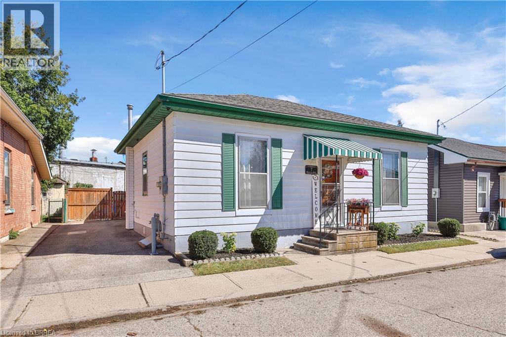 7 Halls Avenue, Brantford, Ontario  N3T 3X2 - Photo 2 - 40866253