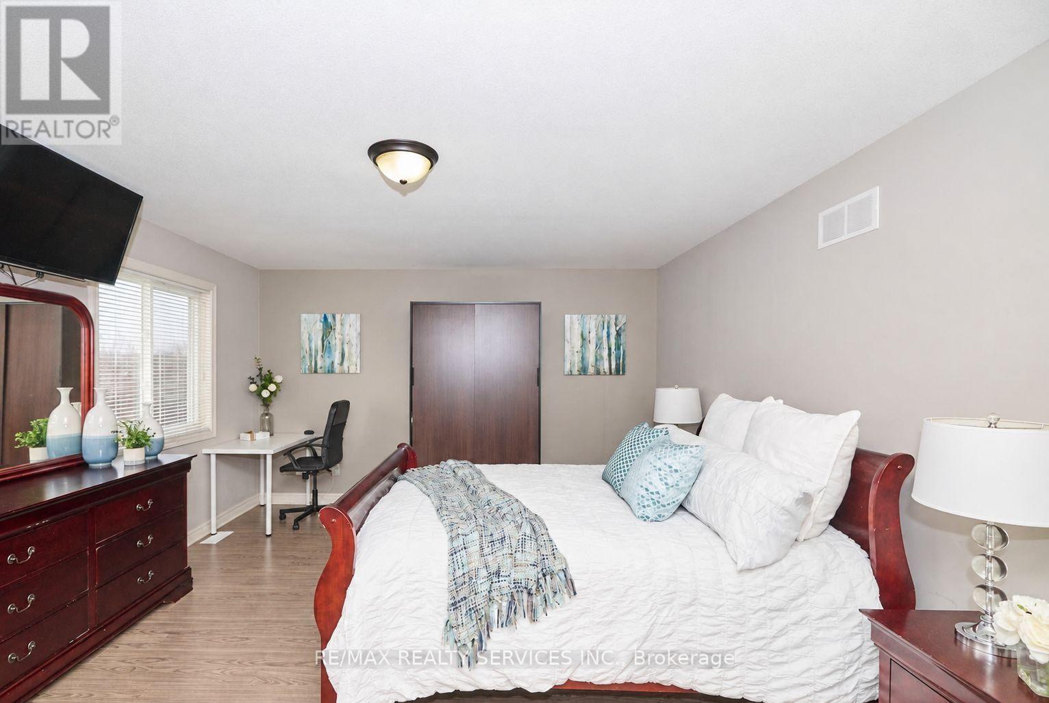 Upper - 6045 Ernest Crescent, Niagara Falls, Ontario L2H 0H9 - Photo 5 - X13826762