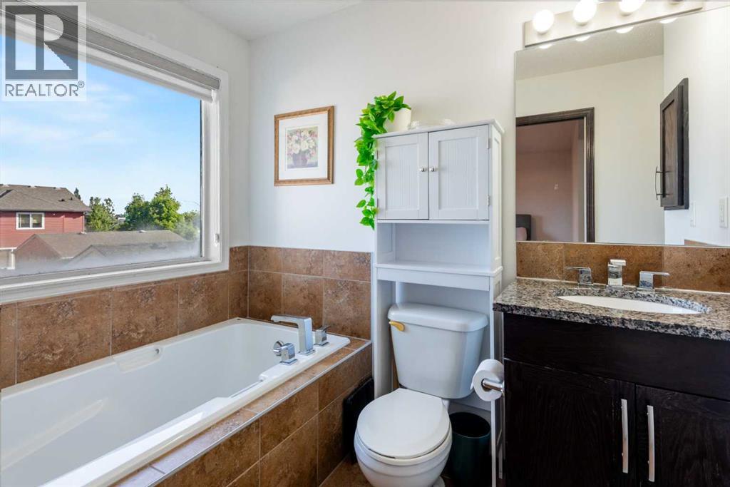 380 Cranberry Circle SE, Calgary, Alberta  T3M 0L8 - Photo 18 - A2343563