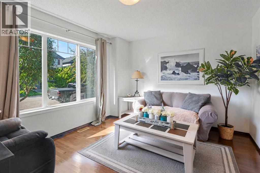 380 Cranberry Circle SE, Calgary, Alberta  T3M 0L8 - Photo 2 - A2343563