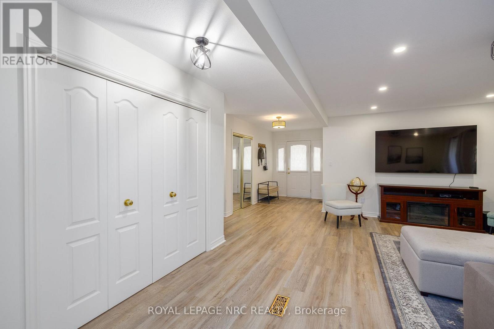 7621 Cameron Court, Niagara Falls, Ontario  L2H 3G9 - Photo 7 - X13826802
