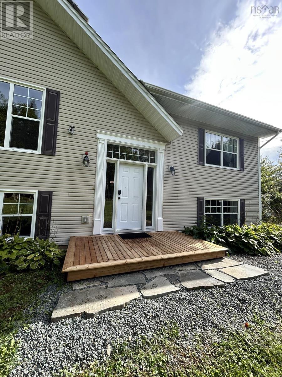 586 West Porters Lake Road, Porters Lake, Nova Scotia  B3E 1K5 - Photo 3 - 202624305