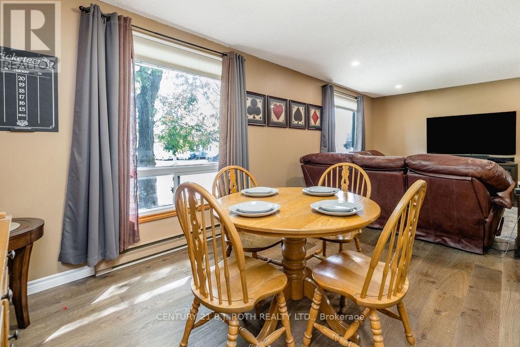234 Oxford Street, Orillia, Ontario  L3V 1H7 - Photo 12 - S13826778