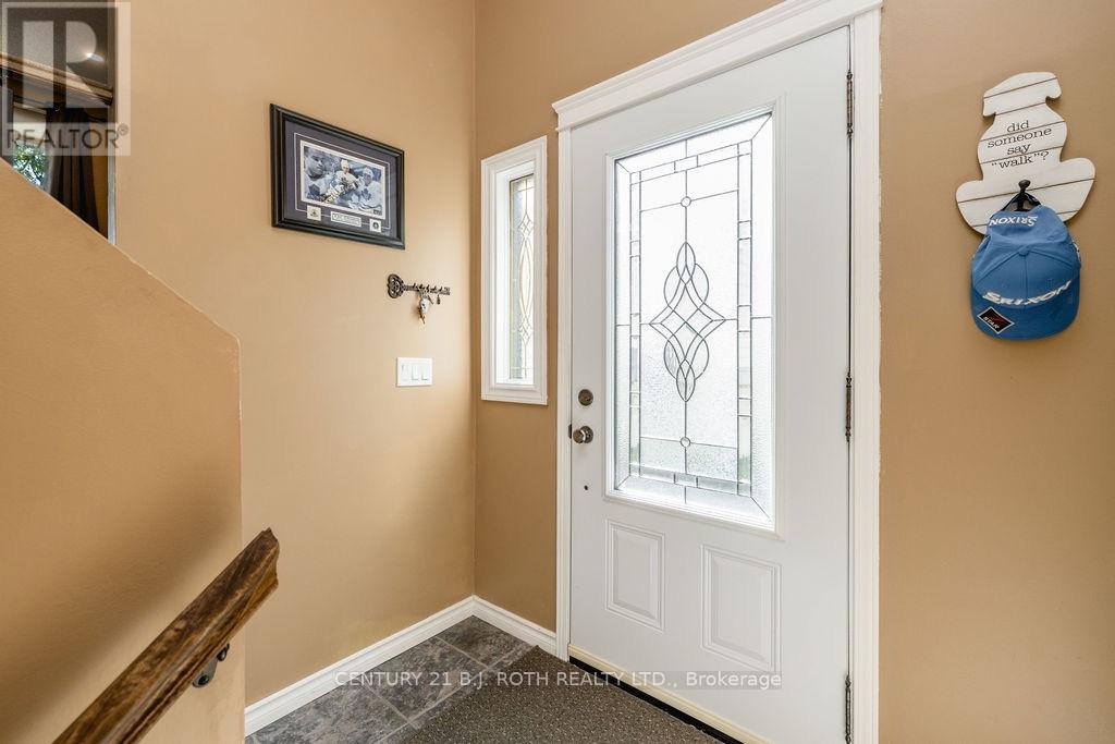 234 Oxford Street, Orillia, Ontario  L3V 1H7 - Photo 5 - S13826778