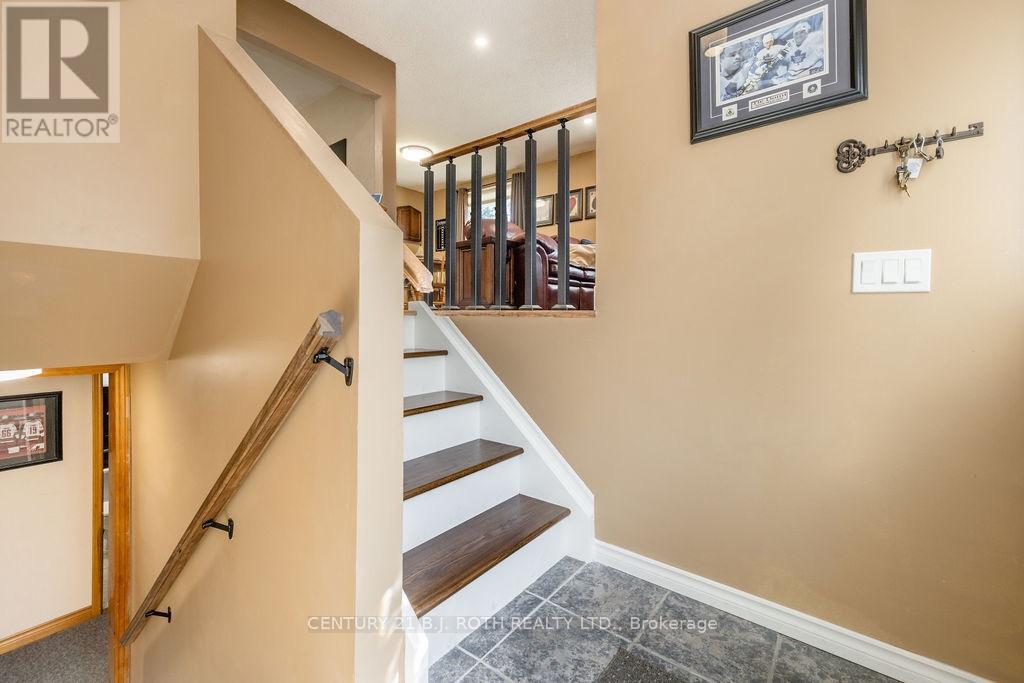 234 Oxford Street, Orillia, Ontario  L3V 1H7 - Photo 6 - S13826778