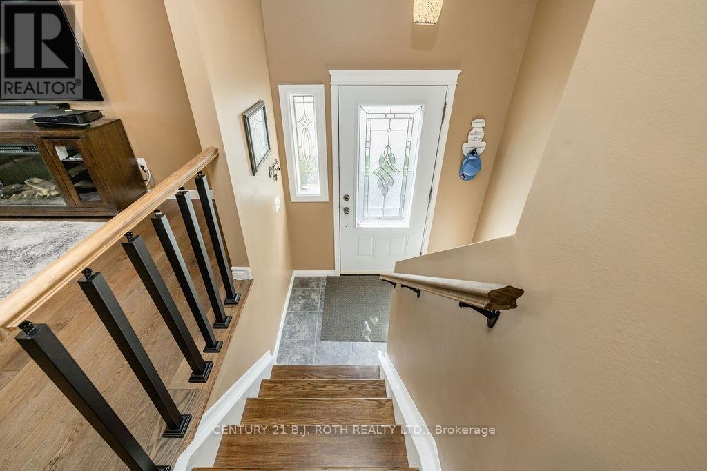 234 Oxford Street, Orillia, Ontario  L3V 1H7 - Photo 7 - S13826778