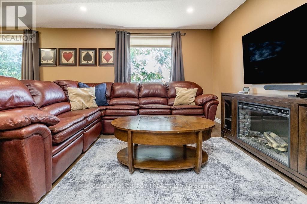 234 Oxford Street, Orillia, Ontario  L3V 1H7 - Photo 8 - S13826778