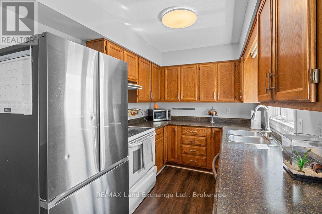 302 Bricker Street, Saugeen Shores, Ontario  N0H 2C1 - Photo 11 - X13826814