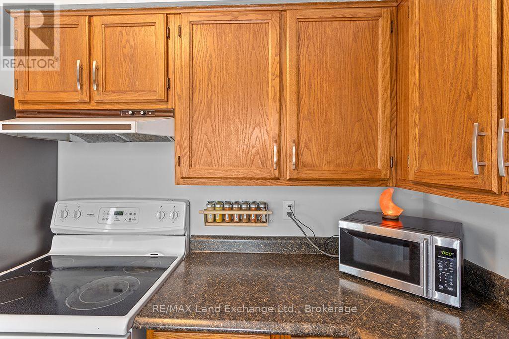 302 Bricker Street, Saugeen Shores, Ontario  N0H 2C1 - Photo 13 - X13826814