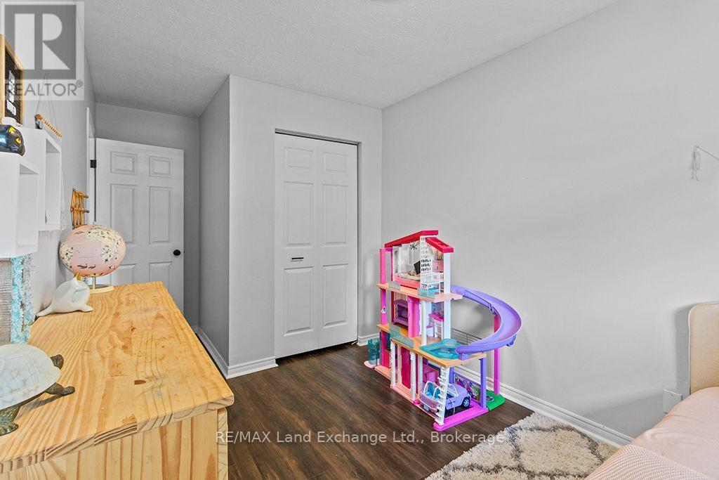 302 Bricker Street, Saugeen Shores, Ontario  N0H 2C1 - Photo 19 - X13826814