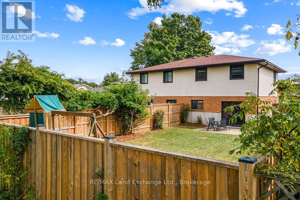 302 Bricker Street, Saugeen Shores, Ontario  N0H 2C1 - Photo 3 - X13826814