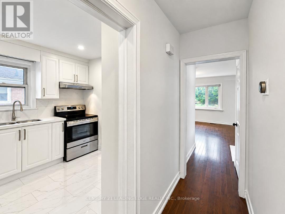28 Eringate Drive, Toronto, Ontario  M9C 3Y7 - Photo 10 - W13826776