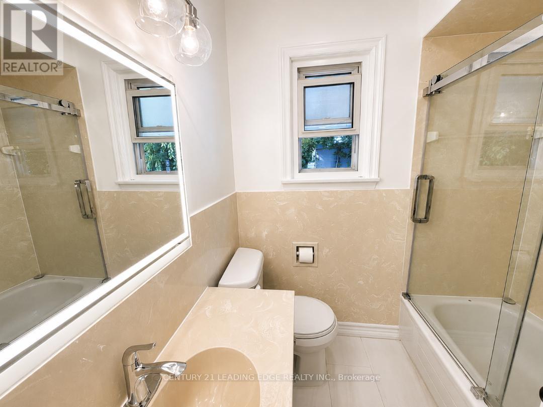 28 Eringate Drive, Toronto, Ontario  M9C 3Y7 - Photo 11 - W13826776
