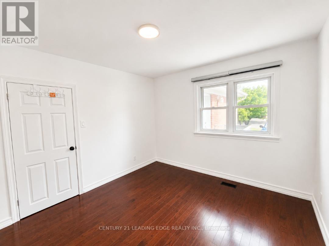 28 Eringate Drive, Toronto, Ontario  M9C 3Y7 - Photo 12 - W13826776