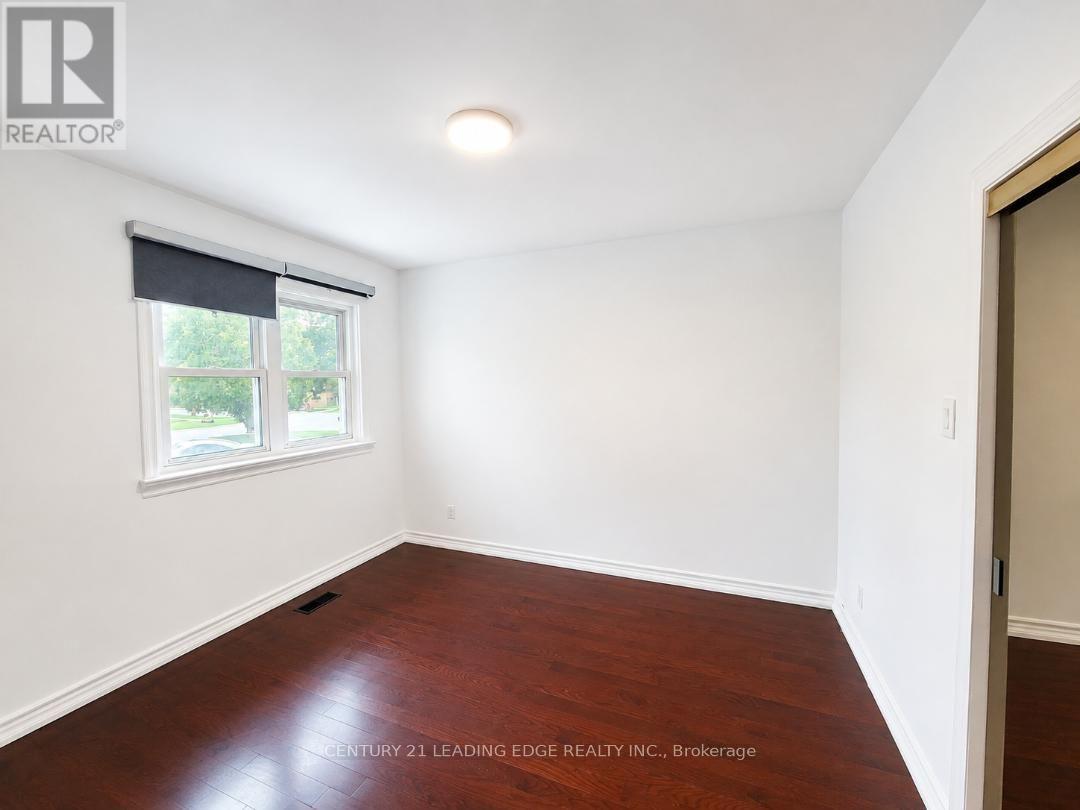 28 Eringate Drive, Toronto, Ontario  M9C 3Y7 - Photo 13 - W13826776