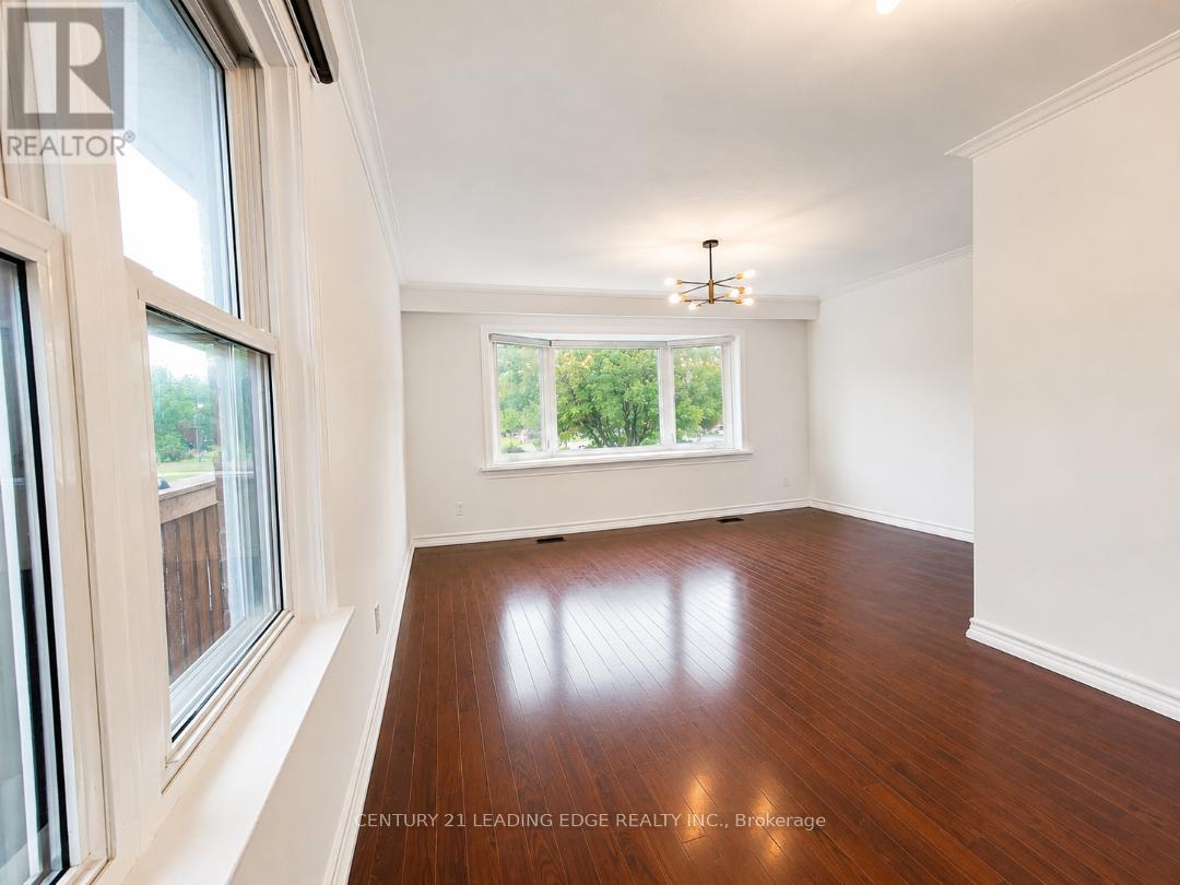 28 Eringate Drive, Toronto, Ontario  M9C 3Y7 - Photo 4 - W13826776