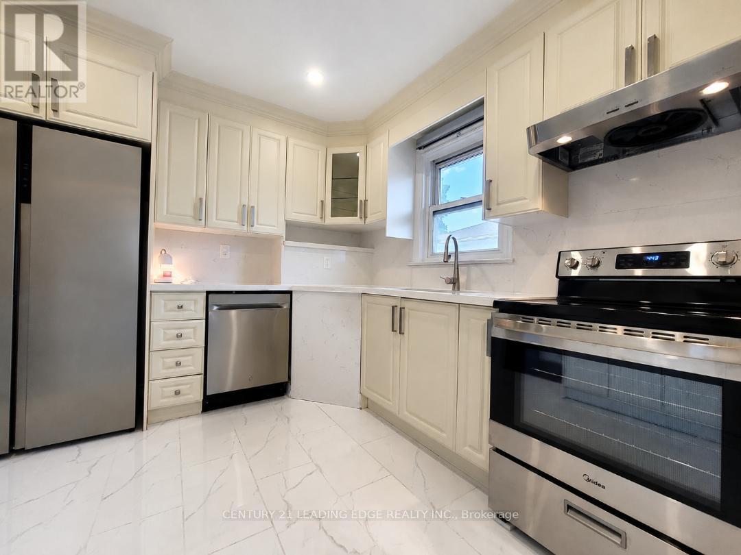 28 Eringate Drive, Toronto, Ontario  M9C 3Y7 - Photo 8 - W13826776