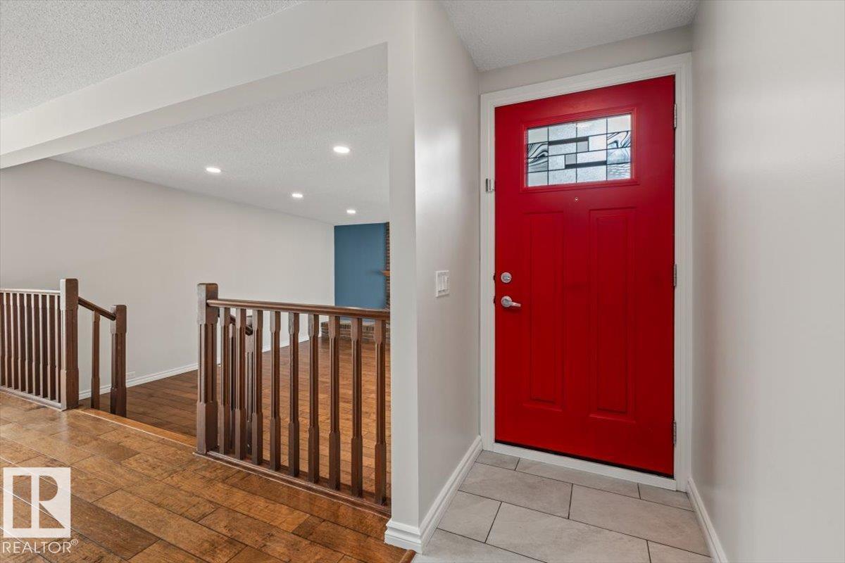 3607 106A ST NW
