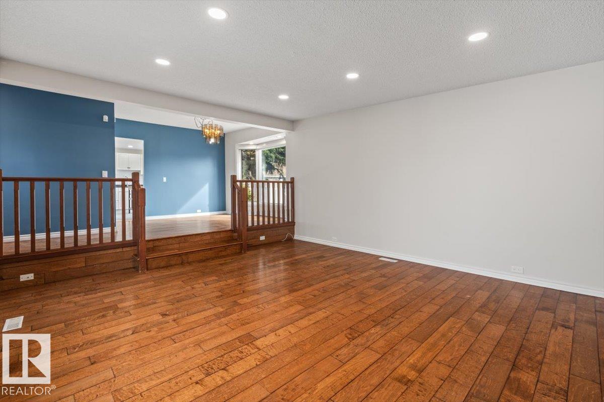3607 106A ST NW
