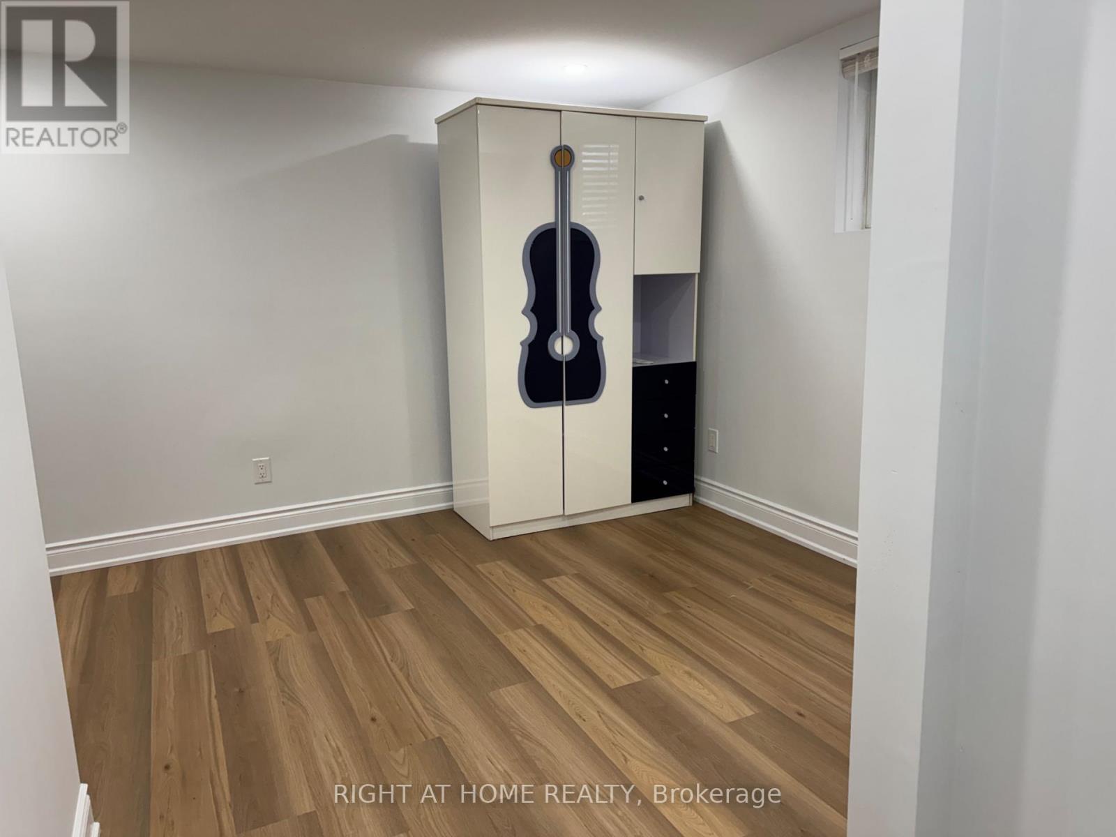 BASEMENT - 372 WINFIELD TERRACE, Mississauga, Ontario
