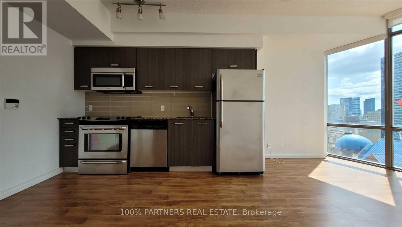 2009 - 832 Bay Street, Toronto, Ontario  M5S 1Z6 - Photo 3 - C13826830