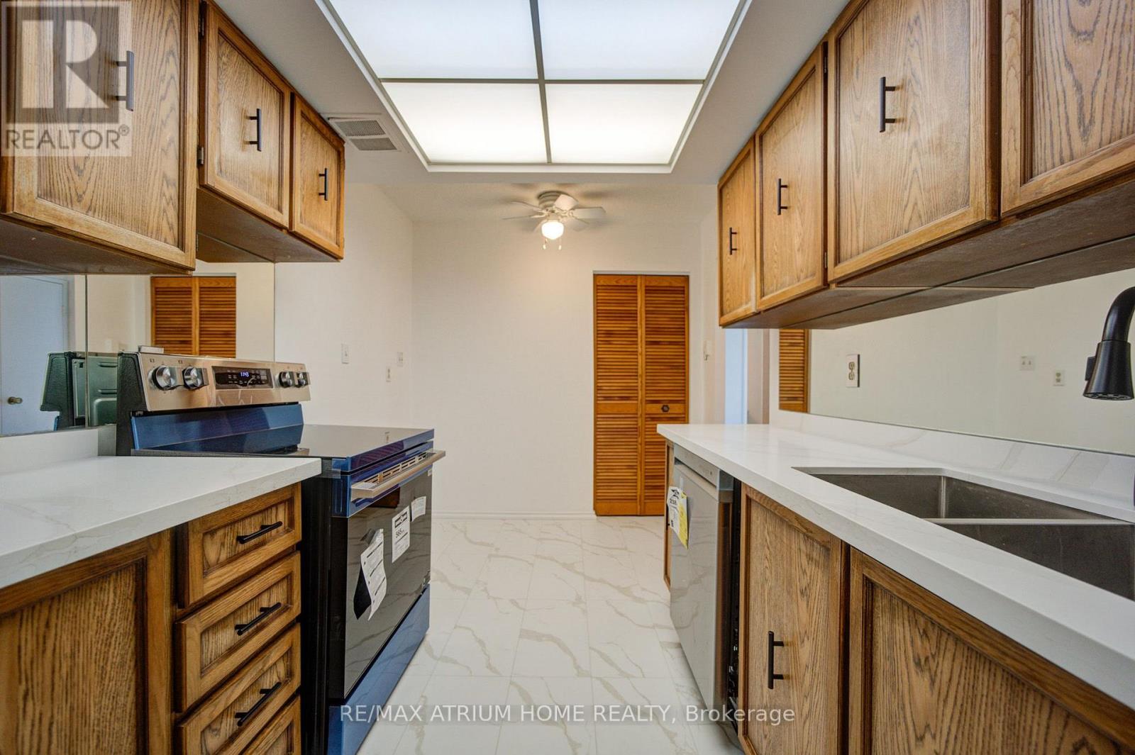 3131 Bridletowne Circle, Toronto, Ontario  M1W 2S9 - Photo 18 - E13826820